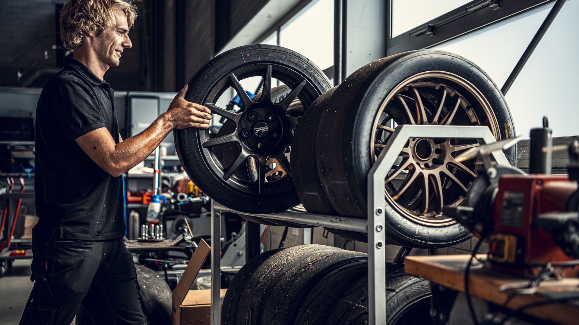 donkervoort, maintenance, service, mechanic, wheels, d8 gto